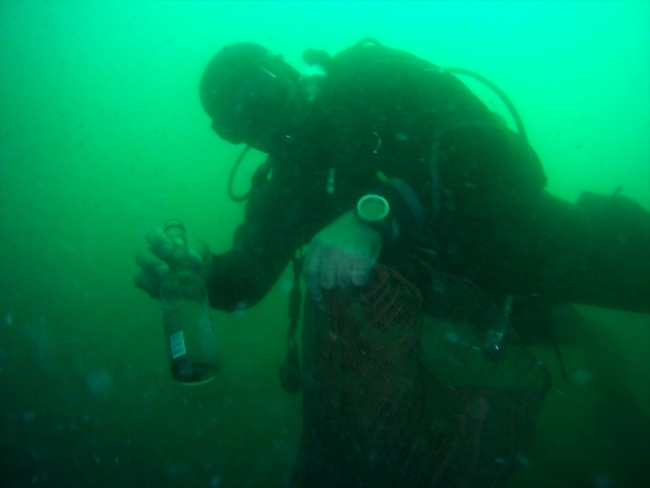 Denize bu kez temizlik için dalış yaptılar