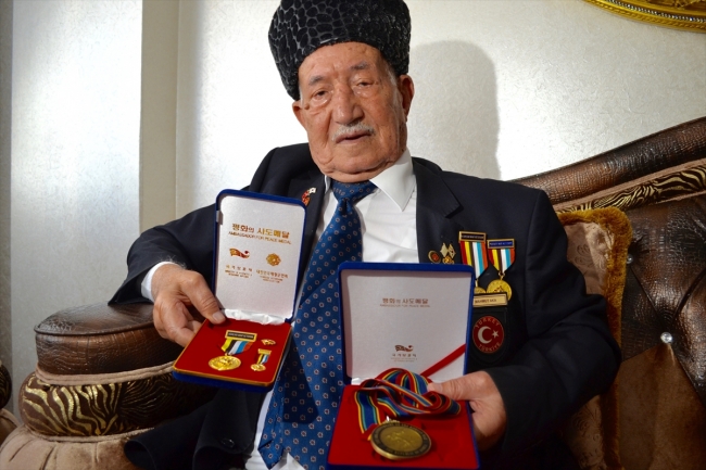 Kore gazileri 68 yıldır şeref madalyalarını gururla taşıyor