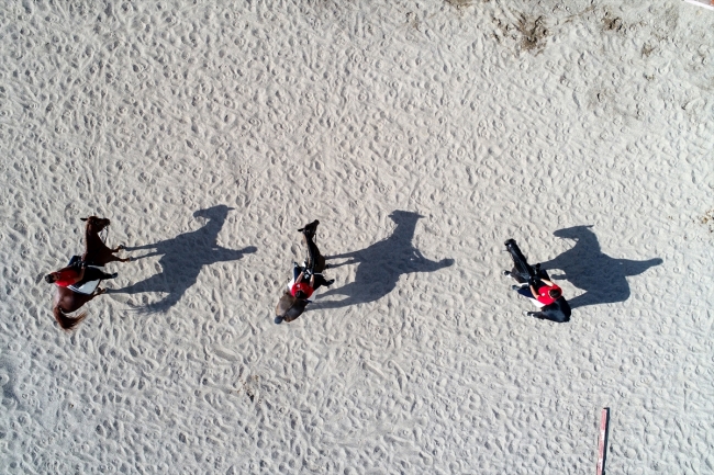 Kayseri'nin atlı polisleri göreve başlayacakları günü bekliyor