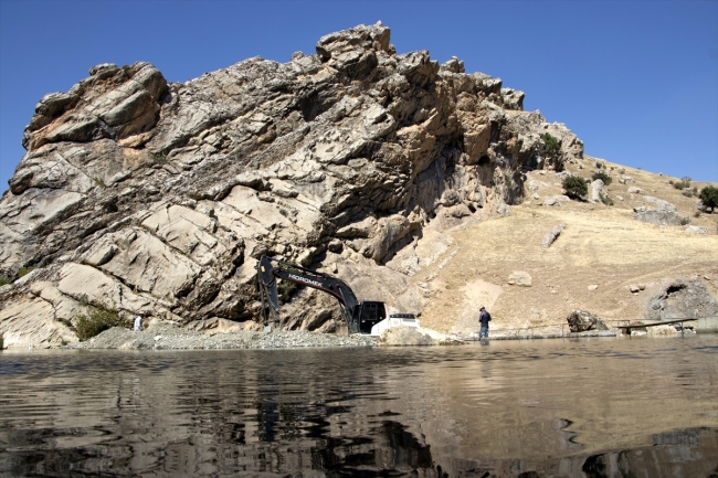 Diyarbakır çiftçisine belediyeden sulama kanalı desteği