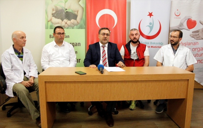 Böbrek nakli yapılan genç Uludağ'ın zirvesine tırmandı