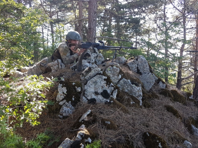 Amanoslar teröristlere dar edildi