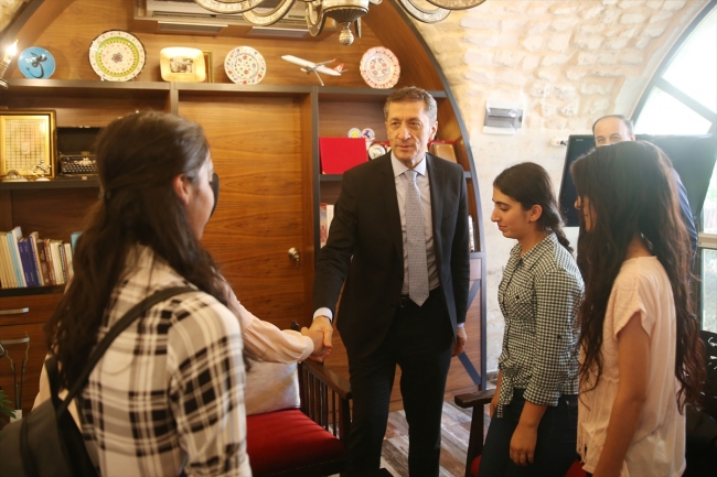 Milli Eğitim Bakanı Selçuk Siverekli öğrencilerle buluştu