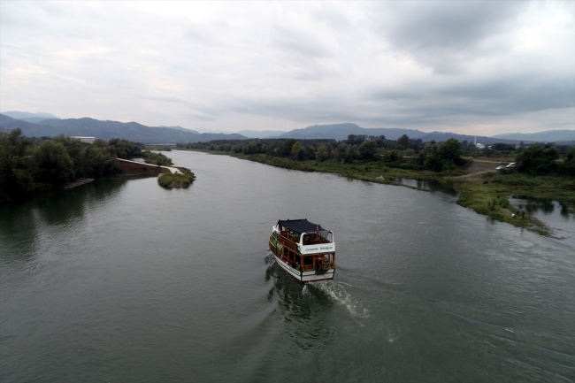 Yeşilırmak'ta 70 yıl sonra tekne gezileri başladı