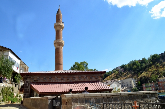 Bitlis'te tarihi Feyzullah El Ensari Türbesi ziyarete açıldı