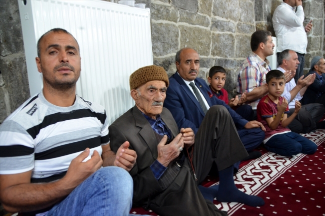 Bitlis'te tarihi Feyzullah El Ensari Türbesi ziyarete açıldı