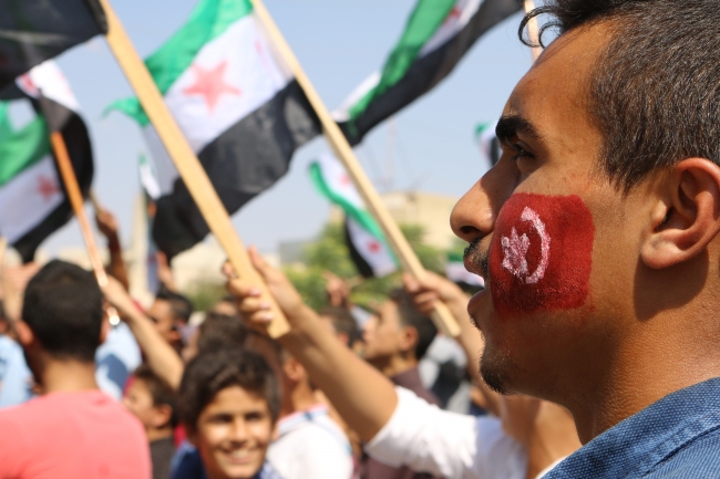 İdlib'deki rejim karşıtı gösterilerde Türkiye'ye teşekkür mesajları