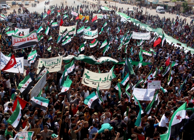 İdlib'deki rejim karşıtı gösterilerde Türkiye'ye teşekkür mesajları