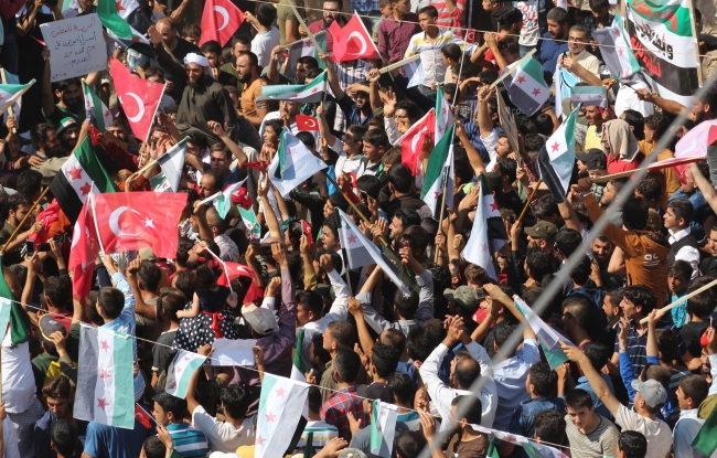 İdlib'deki rejim karşıtı gösterilerde Türkiye'ye teşekkür mesajları