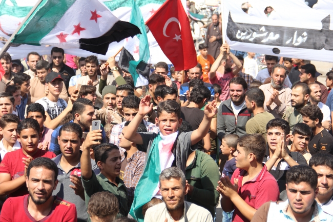 İdlib'deki rejim karşıtı gösterilerde Türkiye'ye teşekkür mesajları