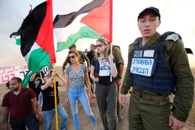 İsrailli aktivistlerden Gazze’ye destek gösterisi