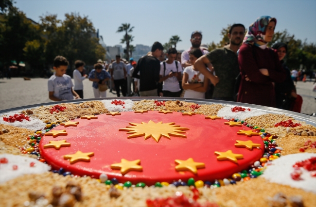 Erdoğan'ın talimatıyla 13 ilde aşure ikram edildi