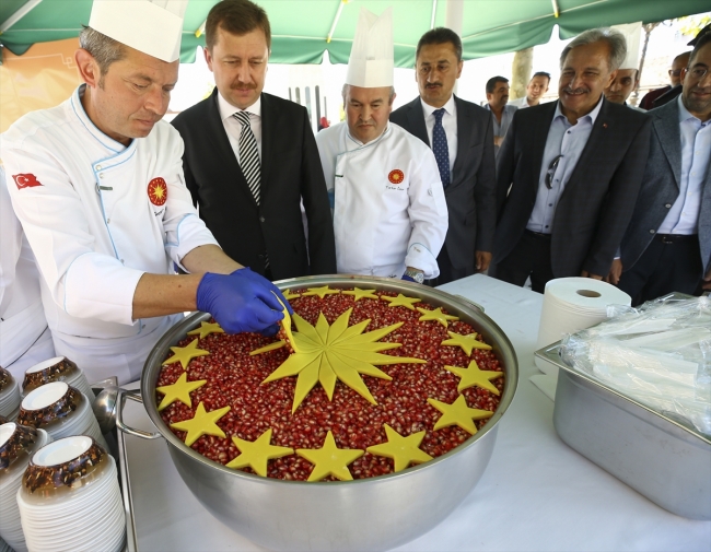 Erdoğan'ın talimatıyla 13 ilde aşure ikram edildi