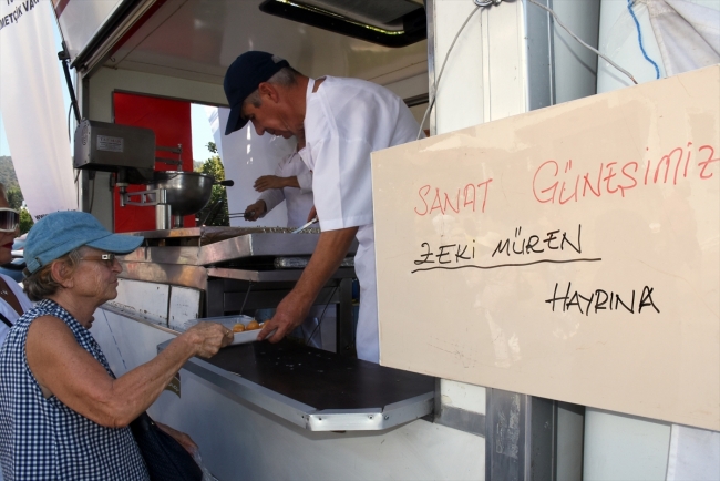 Zeki Müren'in Bodrum'da müzeye dönüştürülen evinde mevlit okutuldu