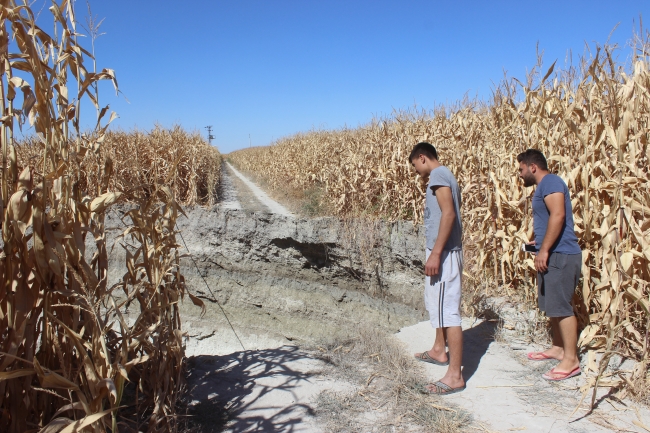 Konya'da 30 metre derinliğinde obruk oluştu