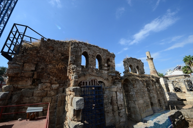 Farklı medeniyetlerin izlerini taşıyan Kesik Minare Camii yeniden ibadete açılacak