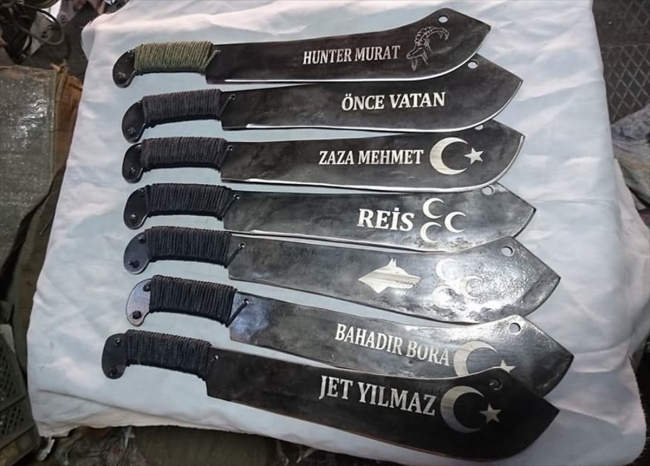 Kemeraltı'nın demirci kardeşleri tasarımlarını internetten satıyor