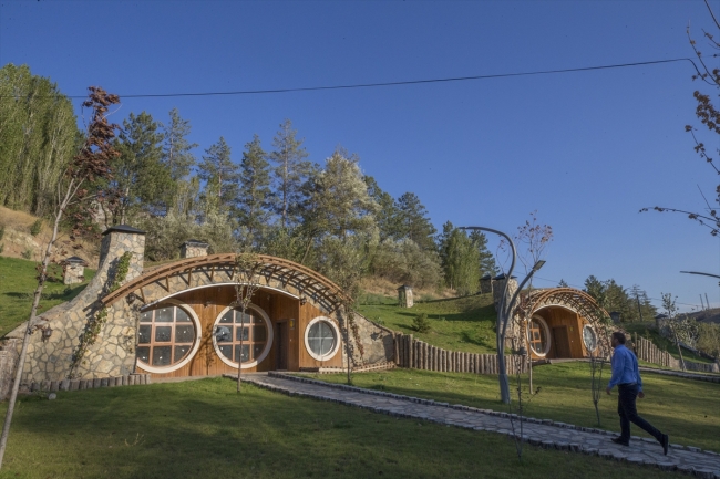 Sivas'ın doğayla iç içe Hobbit evleri yurt dışından da ilgi görüyor
