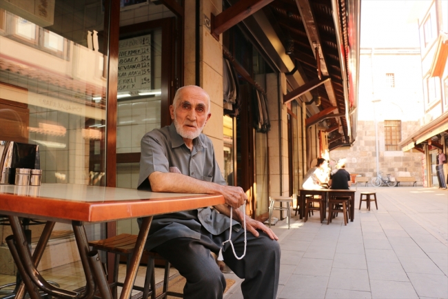 Konya'nın 62 yıllık etli ekmek ustası