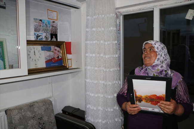 Kızılca çifti şehit oğullarının hatıralarını özel odada saklıyor