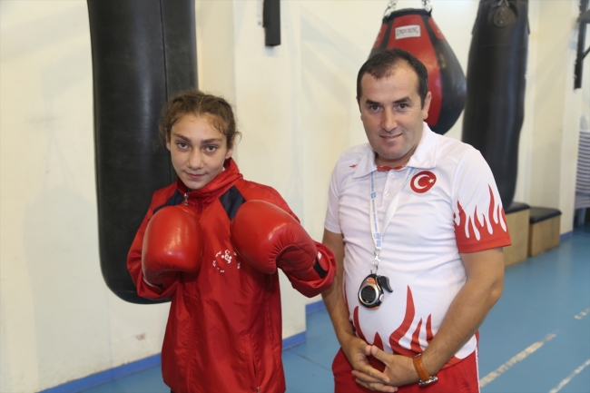 Genç boksör annesinin hatırası için Avrupa'da madalya mücadelesi verecek