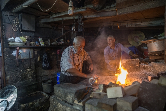 70 yıllık kalay ustası zamana direniyor