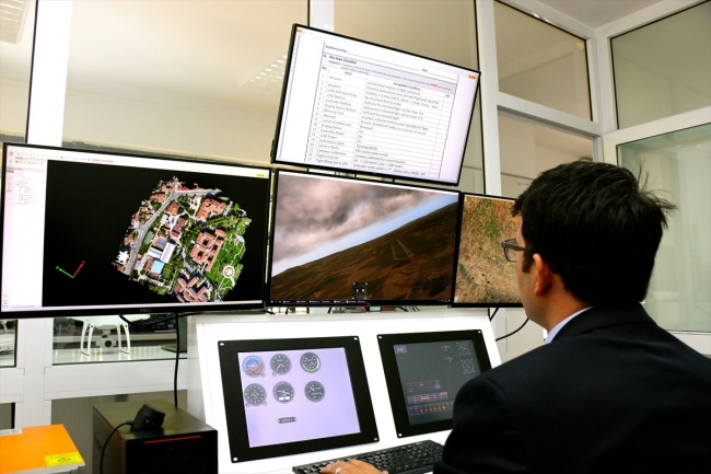 Türk öğretim görevlisi ve ekibinden ekonomik ve özgün İHA simülatörü