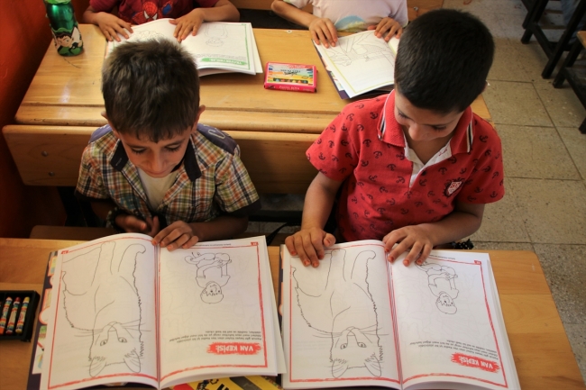 "Van'ı Boyayarak Öğreniyorum" projesiyle öğrencilere tarihi yerler tanıtılıyor