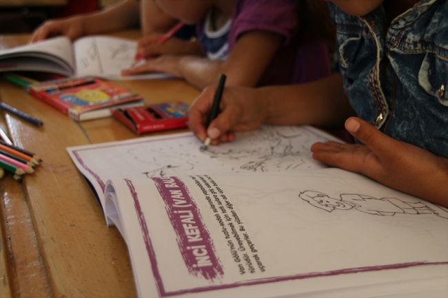 "Van'ı Boyayarak Öğreniyorum" projesiyle öğrencilere tarihi yerler tanıtılıyor