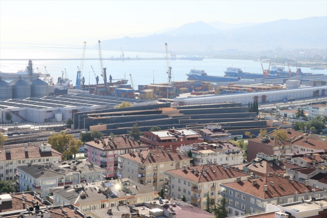 Dalga şeklindeki yapısıyla dikkat çeken Samsun Etnografya ve Arkeoloji Müzesi