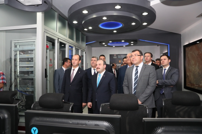 Bakan Varank'tan TÜBİTAK Uzay'a ziyaret