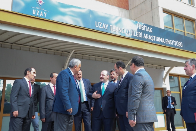 Bakan Varank'tan TÜBİTAK Uzay'a ziyaret