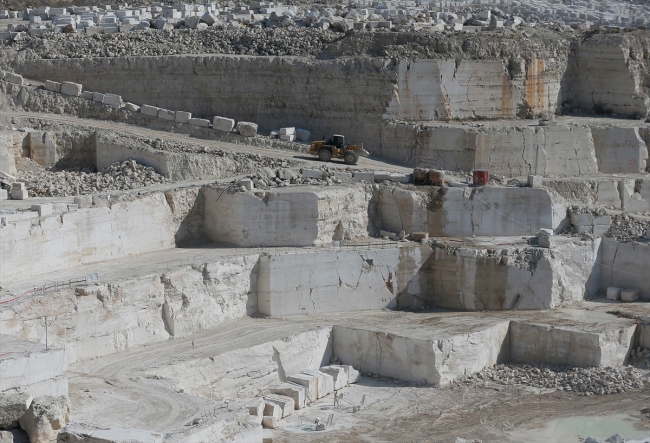 Denizli traverteni 100 ükede boy gösteriyor