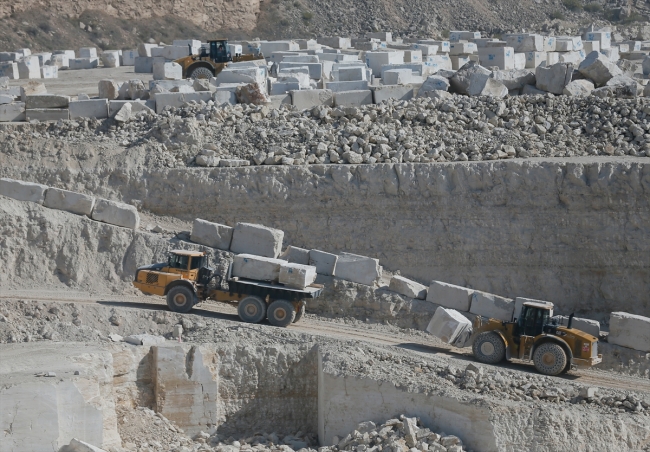 Denizli traverteni 100 ükede boy gösteriyor