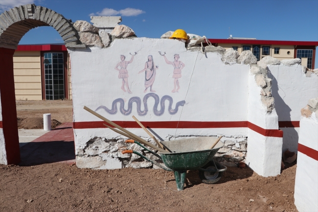 Öğrenciler için "suni" arkeolojik kazı alanı