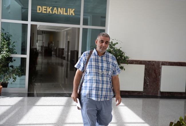 Ekonomik sıkıntılar nedeniyle üniversiteyi bıraktı, hayaline 28 yıl sonra kavuştu