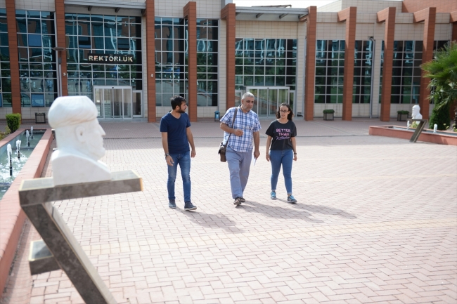 Ekonomik sıkıntılar nedeniyle üniversiteyi bıraktı, hayaline 28 yıl sonra kavuştu