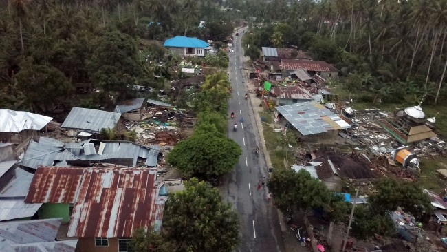 Limpoa'daki afetzedelere ilk insani yardım Türkiye Diyanet Vakfından