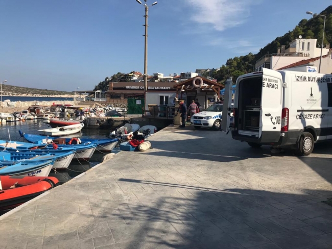 İzmir'de göçmenleri taşıyan tekne battı: 9 ölü