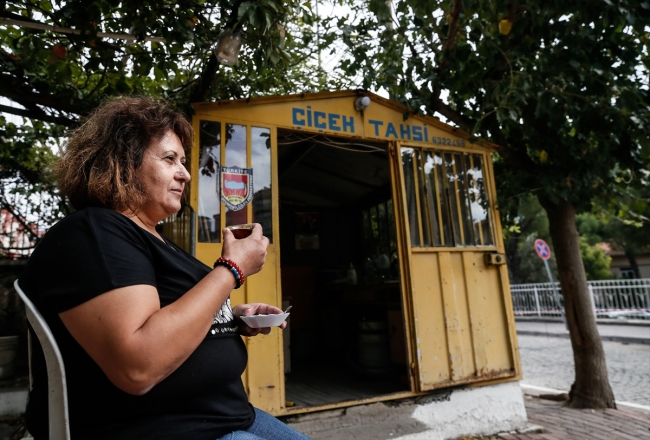 Bergama'nın ilk kadın taksi şoförü Arife Durmaz