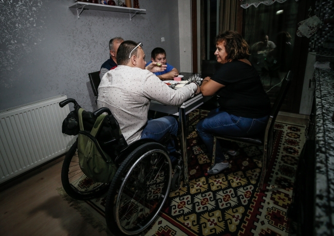 Bergama'nın ilk kadın taksi şoförü Arife Durmaz