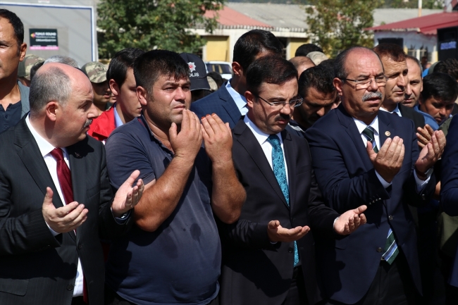 Hakkari şehitleri son yolculuğuna uğurlandı