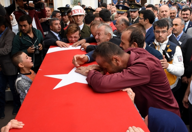 Hakkari şehitleri son yolculuğuna uğurlandı