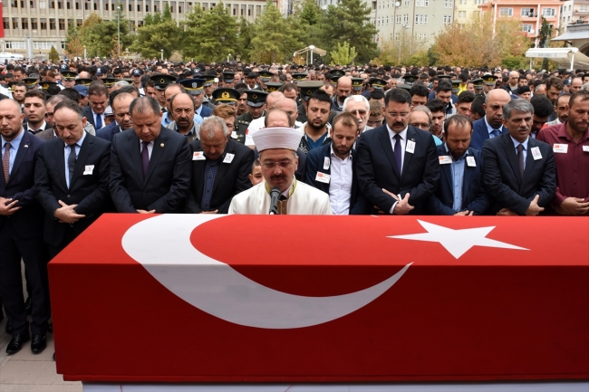 Hakkari şehitleri son yolculuğuna uğurlandı