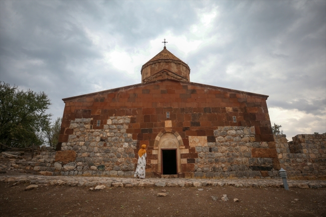 Akdamar Adası tatlı suya kavuşuyor