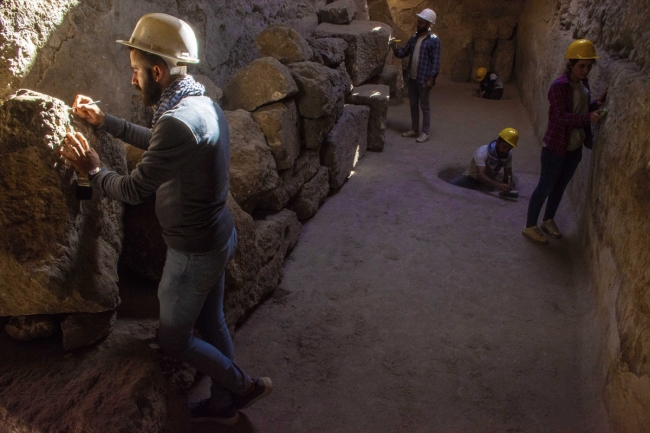 Çocukluğunda oyun oynadığı Zerzevan Kalesi'nde restoratör oldu