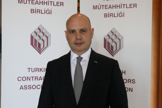 Türk müteahhitler "kara kıta"yı inşa ediyor