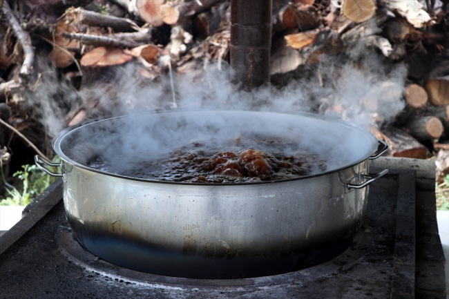 Tekirdağ'da pekmez kazanları kaynamaya başladı