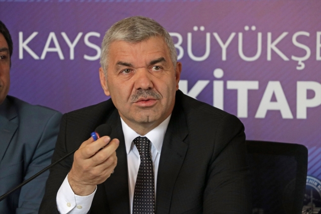 Kayseri kitap fuarında geri dönüşüm malzemesi getirene ücretsiz kitap verilecek