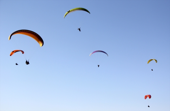 Yamaç paraşütü tutkunlarının gözdesi: Kırantepe